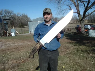 BiggestknifeinNe002.webp