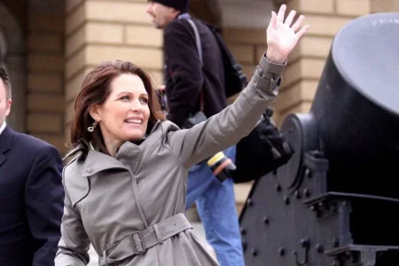 Bachmann-Waving.webp