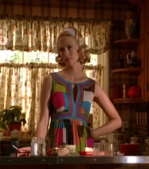 betty_pucci-maxi-dressseason3nov30_10_souvenir_cropped.webp