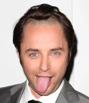am-i-naive-for-thinking-vincent-kartheisers-hairline-was-v0-e1GImqQ5d33O-uF59TLzEo85ud55Yomwj...webp